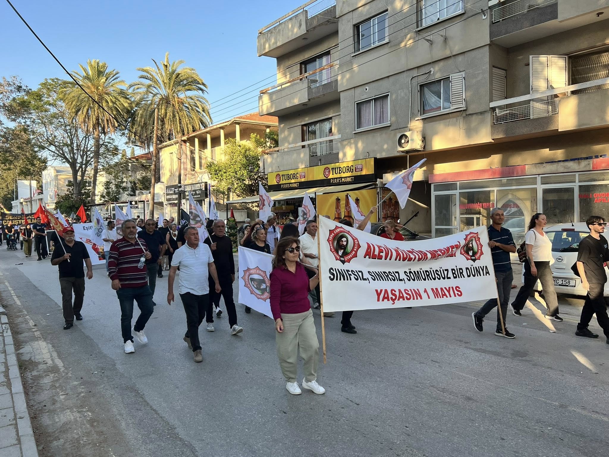 Yaşasın 1 Mayıs, Yaşasın Emekçilerin Kardeşliği!